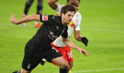 Jonas Hofmann (v) wurde positiv auf das Coronavirus getestet