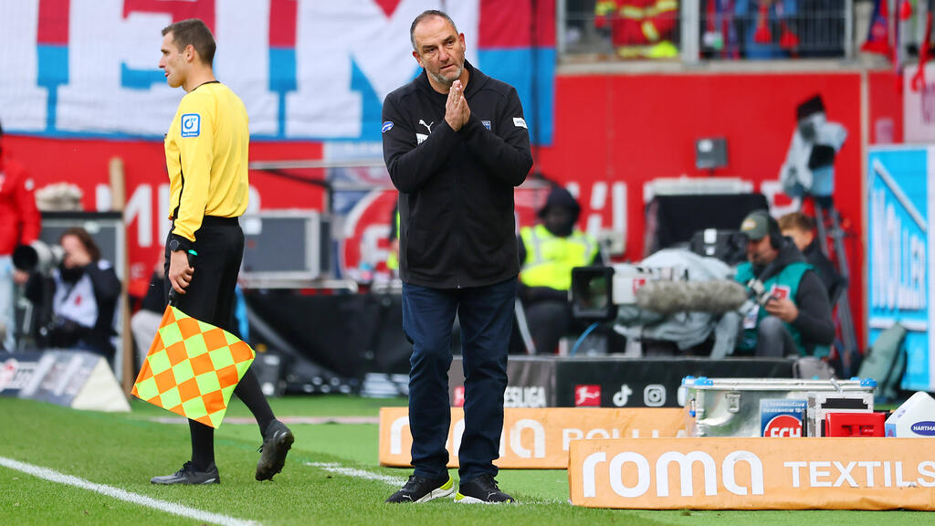 Heidenheims Trainer Frank Schmidt hat einen Teil der eigenen Fans kritisiert Heidenheims Trainer Frank Schmidt hat einen Teil der eigenen Fans kritisiert
