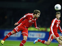 Mario Götze rondt een schitterende aanval van Bayern München af en kopt het Beierse sterrenelftal naar 0-2. (25-3-2014)