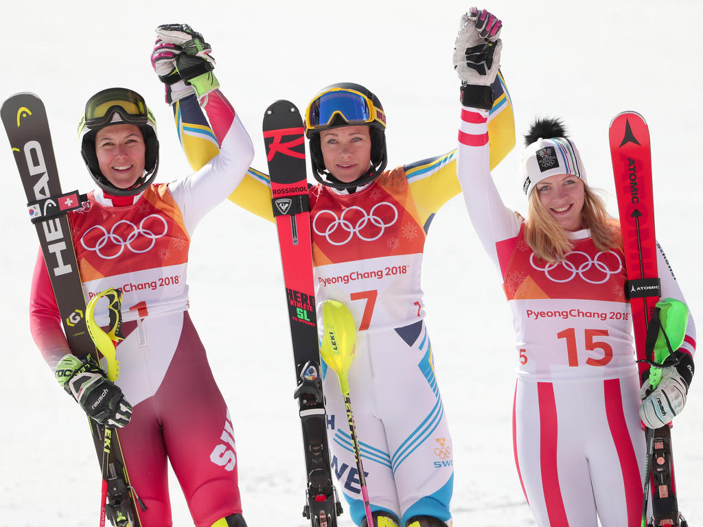 Strahlende Siegerin im Slalom: Frida Hansdotter (m.) Strahlende Siegerin im Slalom: Frida Hansdotter (m.)