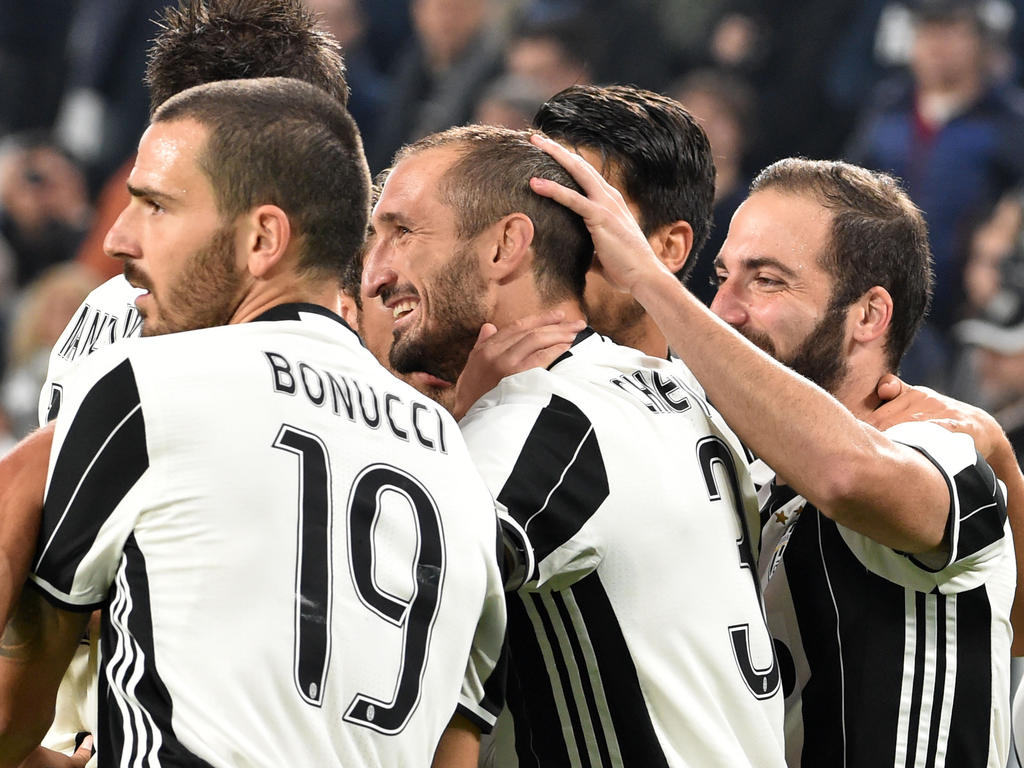Juventus verteidigt die Tabellenführung in der Serie A