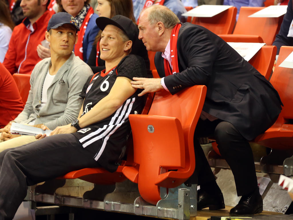 Pflegen ein gutes Verhältnis: Bastian Schweinsteiger und Uli Hoeneß