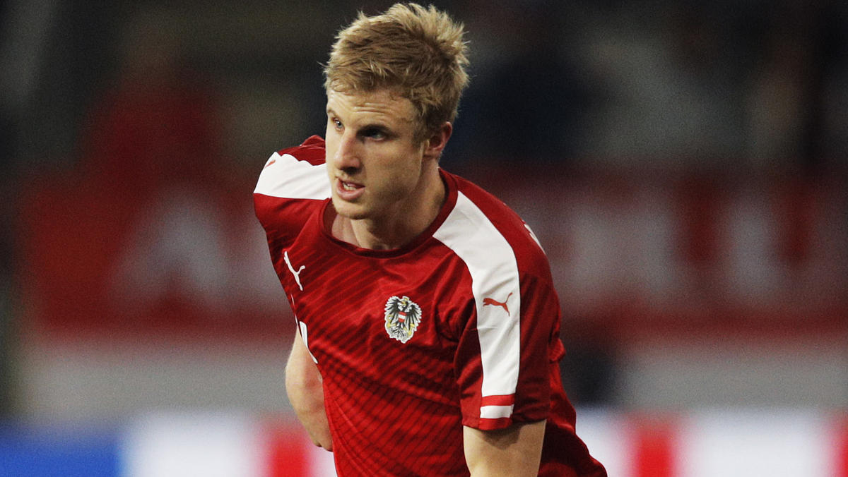 Martin Hinteregger von Eintracht Frankfurt hat sich erneut daneben benommen Martin Hinteregger von Eintracht Frankfurt hat sich erneut daneben benommen
