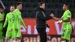 Florian Kohlfeldt (M.) stand beim VfL Wolfsburg gewaltig unter Druck