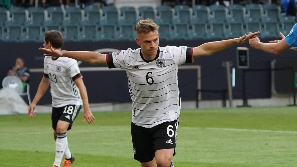 MITTELFELD: Joshua Kimmich (FC Bayern, defensives Mittelfeld)