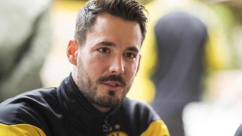 Glaubt, dass in der Schweiz die Ansteckungsgefahr durch Coronaviren unterschätzt wurde: BVB-Torwart Roman Bürki Glaubt, dass in der Schweiz die Ansteckungsgefahr durch Coronaviren unterschätzt wurde: BVB-Torwart Roman Bürki