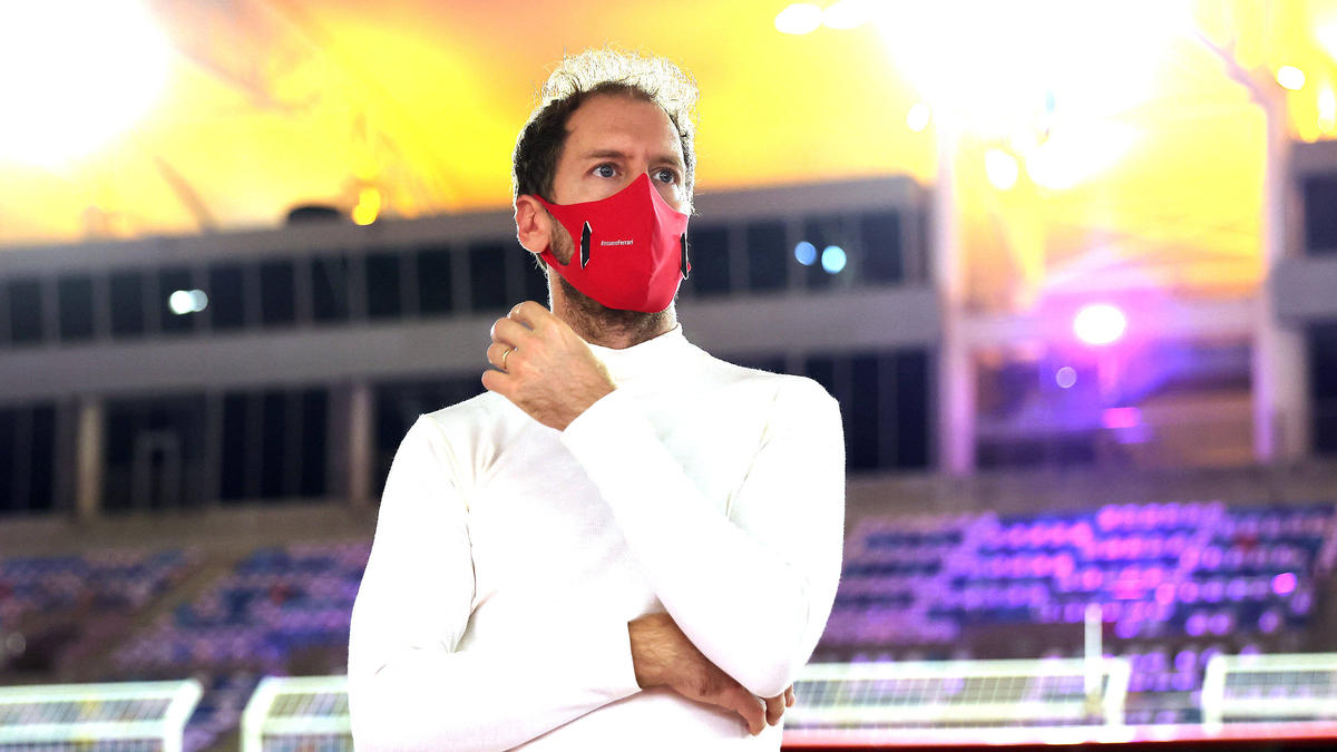 Sebastian Vettel hat Aston Martin in Silverstone einen ersten Besuch abgestattet Sebastian Vettel hat Aston Martin in Silverstone einen ersten Besuch abgestattet