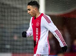 Abdelhak Nouri tijdens het Youth League-duel tussen Ajax A1 en Sevilla A1. (09-02-2016)