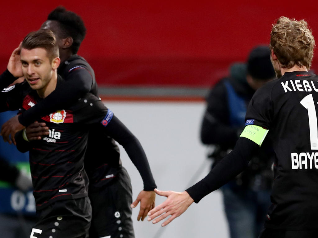 Leverkusens Vladen Yurchenko (l.). jubelt im Champions-League-Spiel gegen Monaco über seinen Treffer zum 1:0 (.7.12.2016.).
