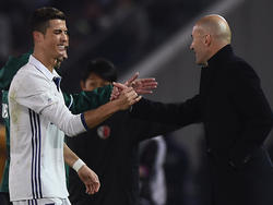 Zidane y Cristiano, historia del fútbol. (Foto: Getty)