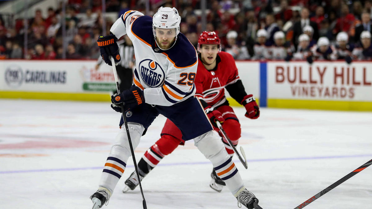 Leon Draisaitl ist zurzeit der beste Scorer der NHL Leon Draisaitl ist zurzeit der beste Scorer der NHL