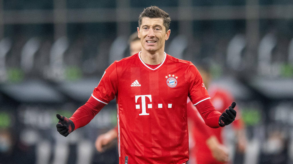 Robert Lewandowski ist noch bis 2023 an den FC Bayern gebunden