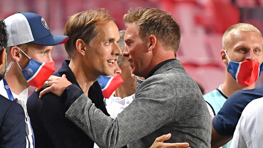 Thomas Tuchel (2.v.l.) und Julian Nagelsmann (2.v.r.) trafen zuletzt im Sommer 2020 als Cheftrainer von PSG und RB Leipzig aufeinander (Archivbild)