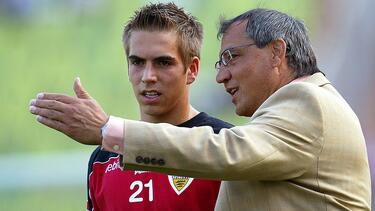 Felix Magath (r.) holte Philipp Lahm im Jahr 2003 zum VfB Stuttgart