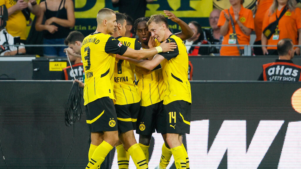 Waldemar Anton (l.) und Gio Reyna (2.v.l.) könnten dem BVB wieder zur Verfügung stehen Waldemar Anton (l.) und Gio Reyna (2.v.l.) könnten dem BVB wieder zur Verfügung stehen