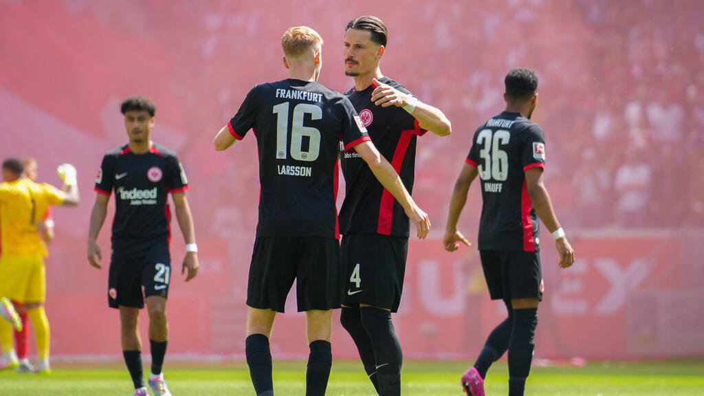Hugo Larsson (16) zählt zu den Leistungsträgern bei Eintracht Frankfurt Hugo Larsson (16) zählt zu den Leistungsträgern bei Eintracht Frankfurt