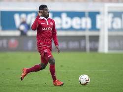 Manfred Osei Kwadwo tauscht für ein Jahr das Lautern-Trikot gegen das von der SG Sonnenhof Großaspach