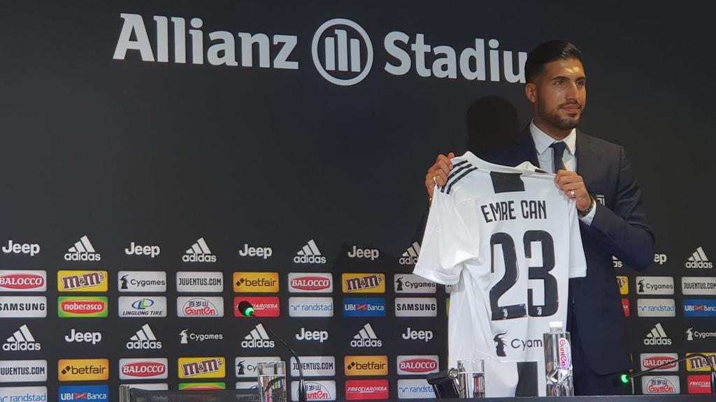 Emre Can bei Juventus vorgestellt (Bildquelle: twitter.com/juventusfc) Emre Can bei Juventus vorgestellt (Bildquelle: twitter.com/juventusfc)