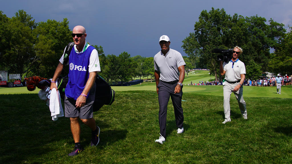 Tiger Woods und Co. wurden von einem Unwetter ausgebremst Tiger Woods und Co. wurden von einem Unwetter ausgebremst