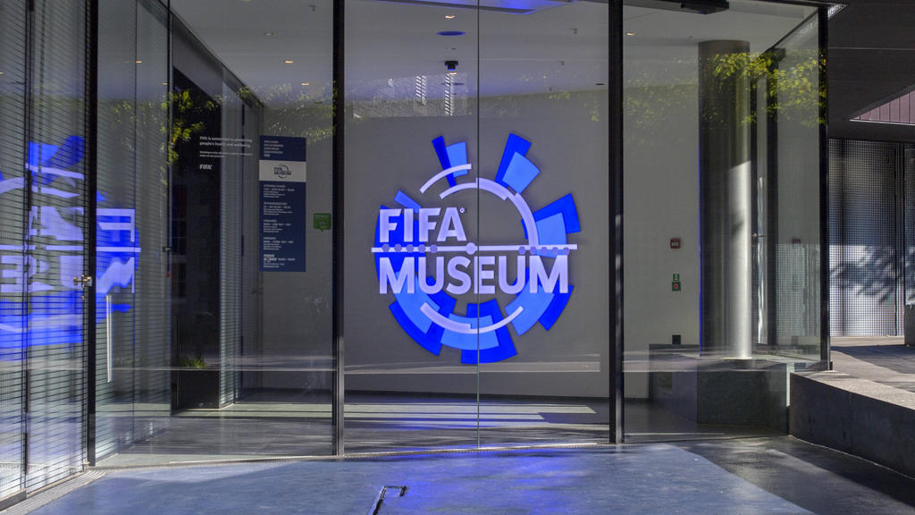 Während der Fußball-WM in Katar stellt das FIFA-Museum in Doha einige seiner Exponate aus