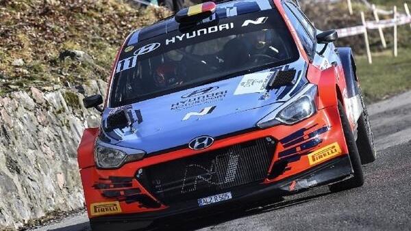 Thierry Neuville gewann im R5-Auto die Ciocco-Rallye in Italien