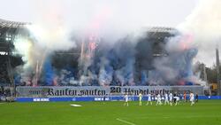 Diese Pyro-Aktion von KSC-Fans  im November 2022 hat ein juristisches Nachspiel