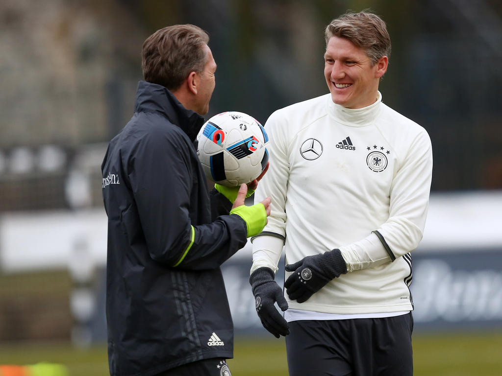 Bastian Schweinsteiger (r.) im Training der DFB-Elf