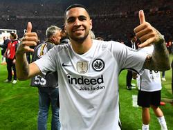 Daumen hoch: Omar Mascarell läuft künftig wohl für den FC Schalke 04 auf