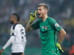 Lukáš Hrádecký verhandelt über einen neuen Vertrag