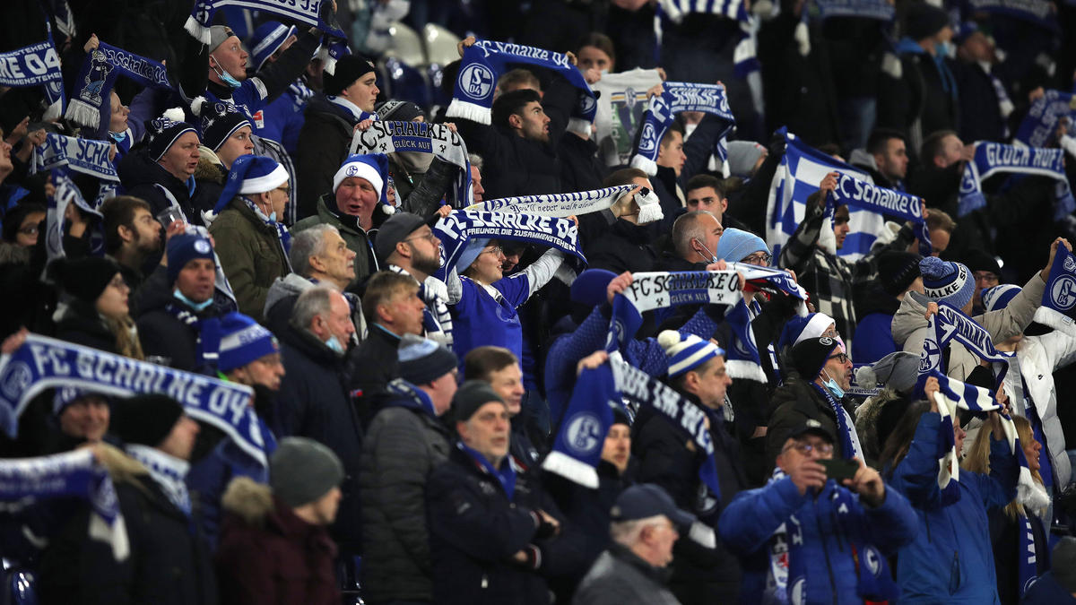 Gewalt Problem In Fanszene Des Fc Schalke 04 Mehrere Zwischenfalle