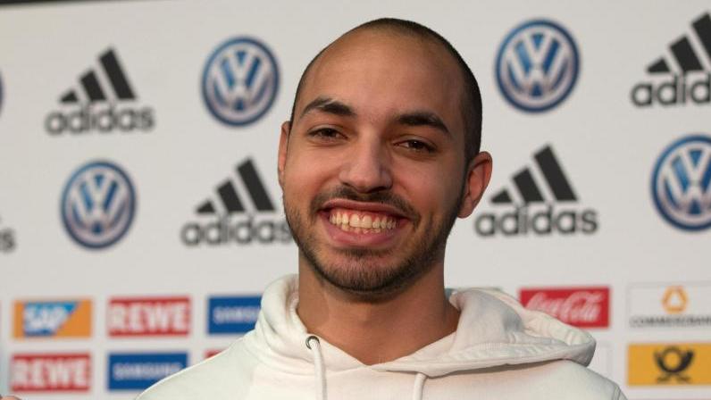 FIFA-Weltmeister Mohammed "MoAuba" Harkous ist als bester Spieler für den Deutschen Computerspielpreis nominiert FIFA-Weltmeister Mohammed "MoAuba" Harkous ist als bester Spieler für den Deutschen Computerspielpreis nominiert