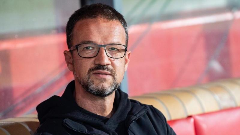 Sorgt sich um die Wirtschaftlichkeit der Klubs: Fredi Bobic Sorgt sich um die Wirtschaftlichkeit der Klubs: Fredi Bobic