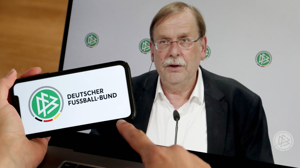 DFB-Vizepräsident Dr. Rainer Koch war einer der Adressaten der Fan-Botschaft