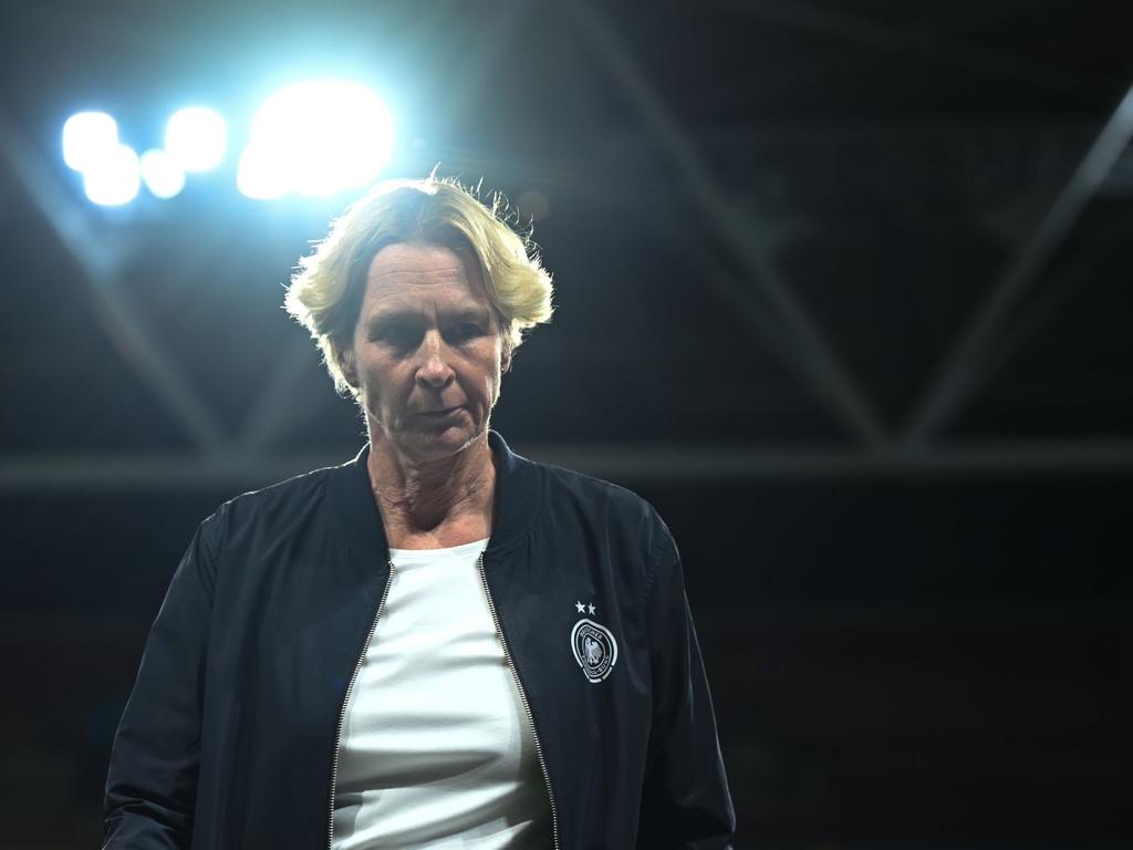 Die Zukunft von Frauen-Bundestrainerin Martina Voss-Tecklenburg ist weiterhin offen. Die Zukunft von Frauen-Bundestrainerin Martina Voss-Tecklenburg ist weiterhin offen.