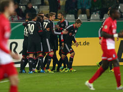Schon nach wenigen Sekunden feierten die Leverkusener ihre Führung
