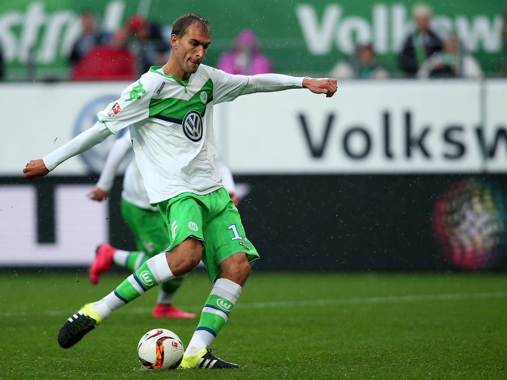 Der Wolfsburger Torjäger verwandelt seinen Elfmeter für den Vizemeister aus Niedersachsen zum 2:0 Endstand gegen Hertha BSC. (19.09.2015)