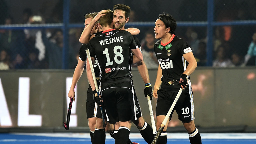 Fünfmal hatten die deutschen Hockey-Cracks Grund zu jubeln Fünfmal hatten die deutschen Hockey-Cracks Grund zu jubeln