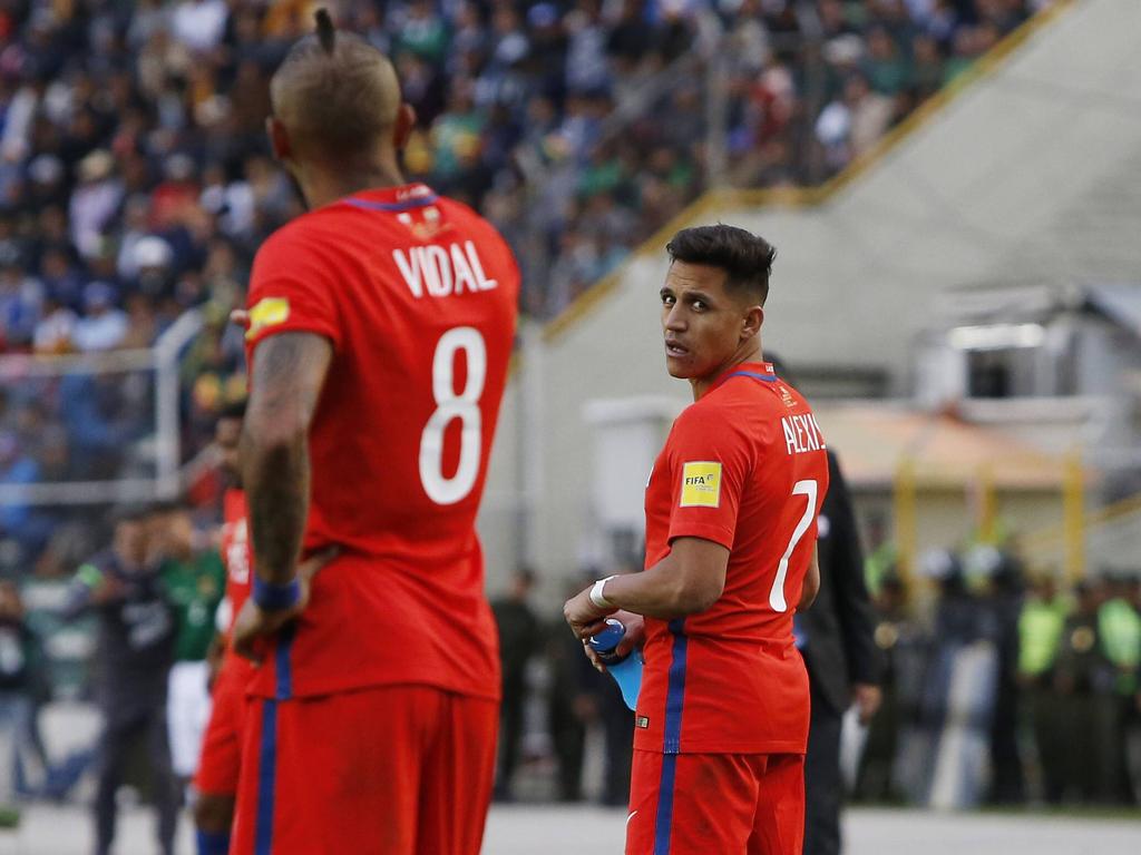 Vidal y Alexis no podrán mostrar su fútbol en el evento del próximo verano. (Foto: Getty)