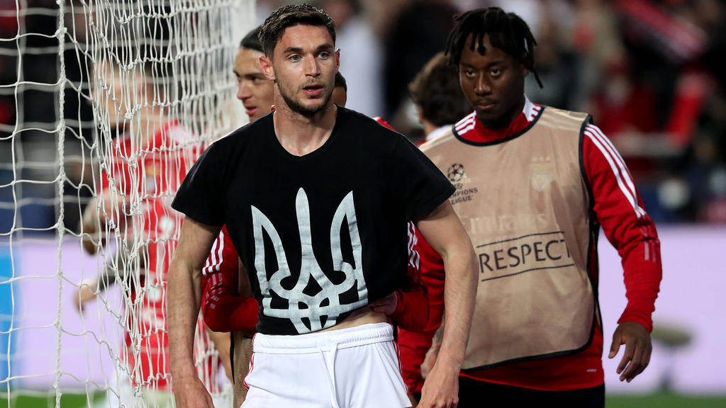 Champions League » acutalités » Benfica's Yaremchuk shows shirt of support for Ukraine in Champions League