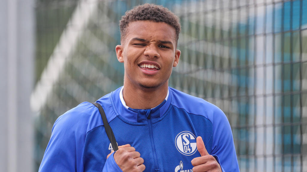 Wird vom FC Liverpool umworben: Schalke-Talent Malick Thiaw