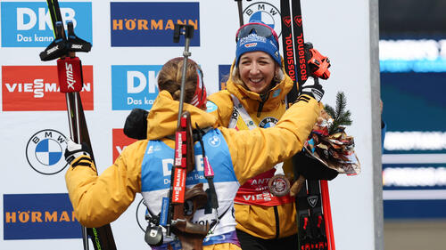 Franziska Preuß (r.) und Selina Grotian (l.) sorgen für eine starke deutsche Biathlon-Saison