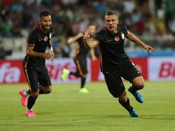 Lukas Podolski (r.) erzielte seinen ersten Treffer in der türkischen SüperLig