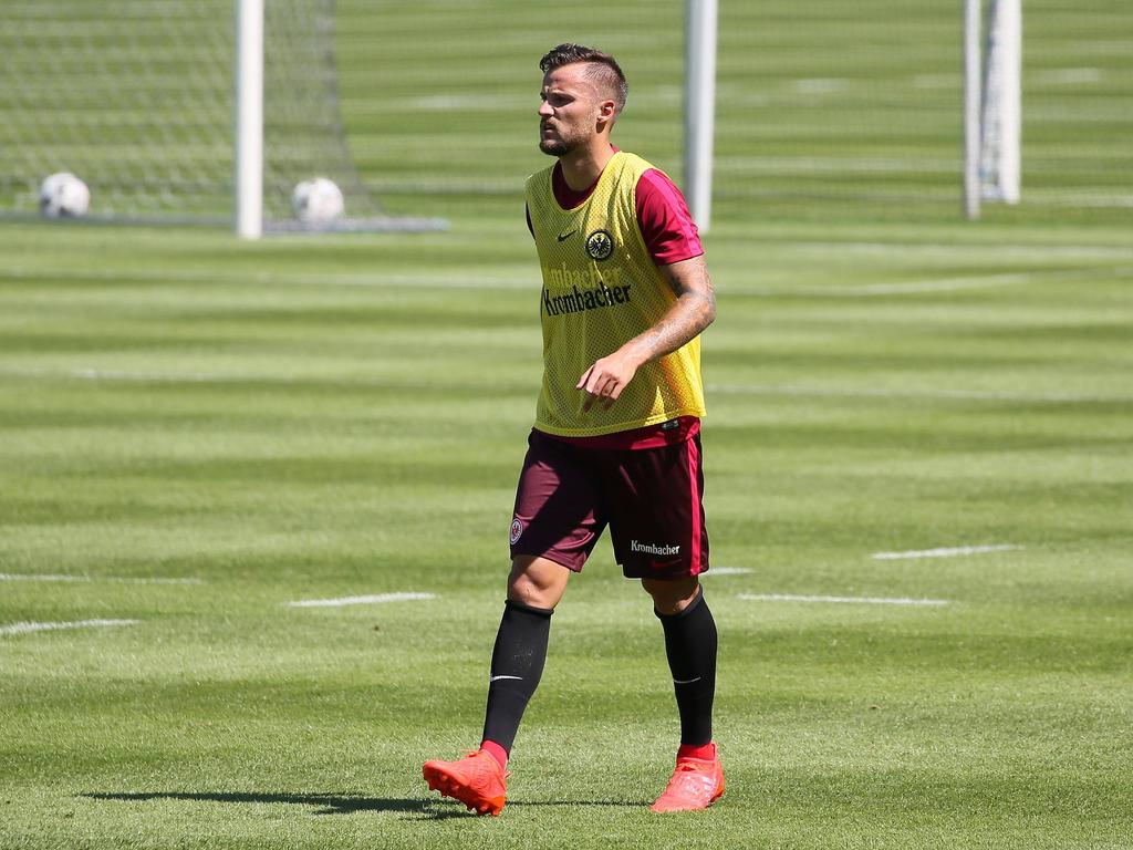Stürmer Haris Seferović hat nach der EM wieder das Training bei Eintracht Frankfurt aufgenommen