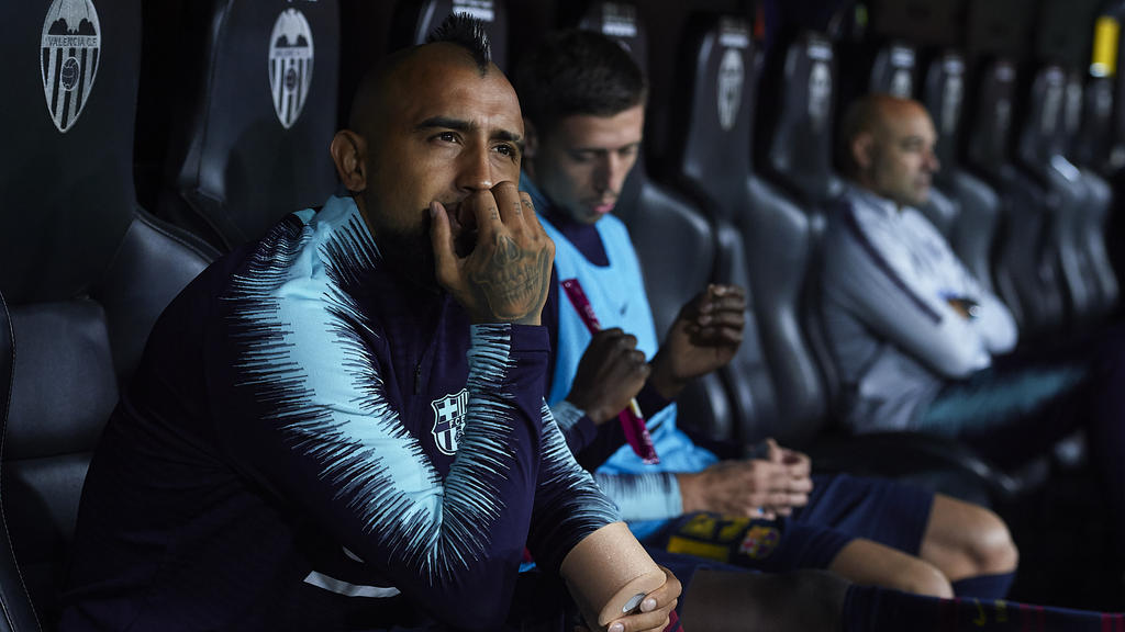 Ratlos und frustriert: Arturo Vidal kommt beim FC Barcelona nicht zum Zuge