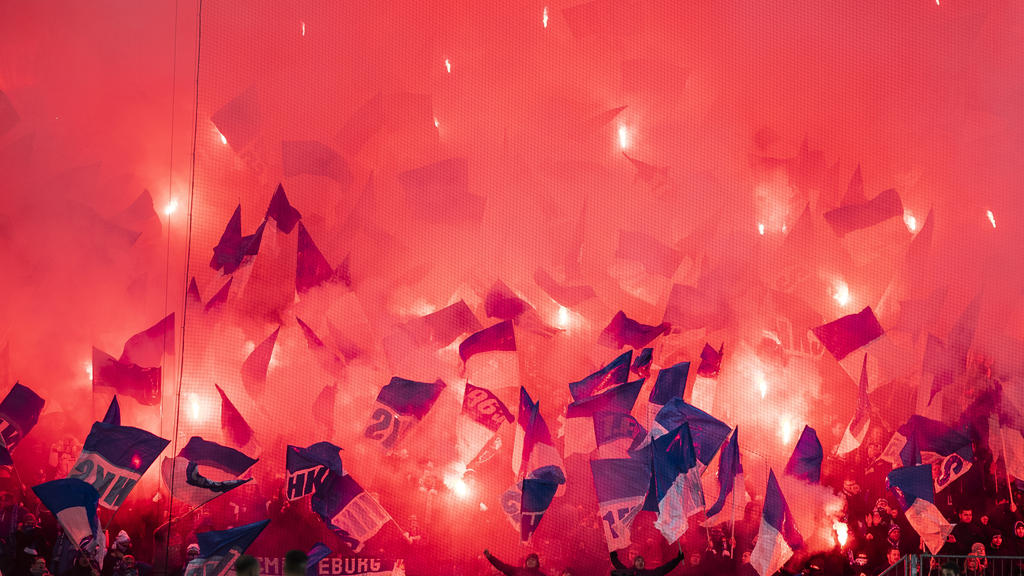 Die Fans des 1. FC Magdeburg machten mit Pyrotechnik auf sich aufmerksam