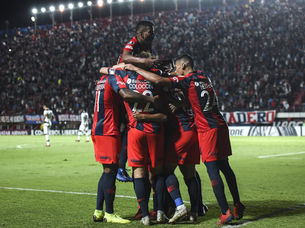 El San Lorenzo celebra el segundo gol de Barrios. (Foto: Getty)