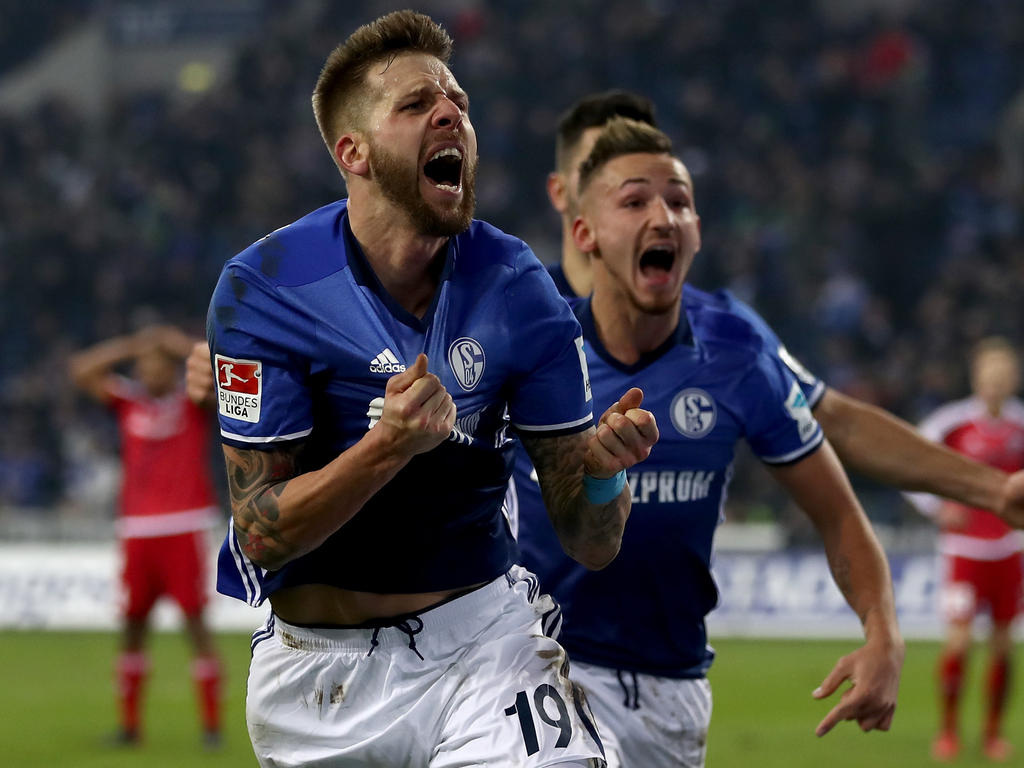 Schalkes Guido Burgstaller jubelt über seinen Treffer zum 1:0-Endstand
