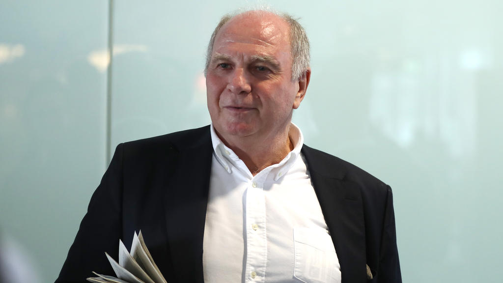 Uli Hoeneß hat sich zur Trainersuche des FC Bayern geäußert