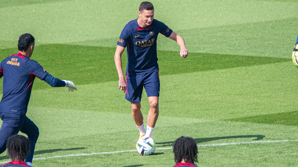 Ex-Schalke-Star Julian Draxler geht offenbar in die Wüste Ex-Schalke-Star Julian Draxler geht offenbar in die Wüste