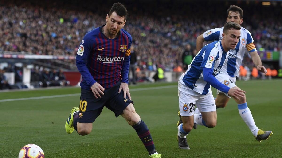 Lionel Messi erlöst den FC Barcelona im Derby Lionel Messi erlöst den FC Barcelona im Derby